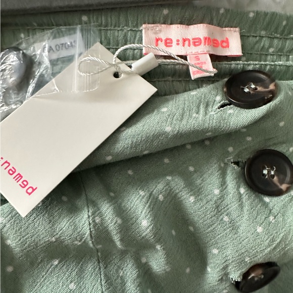 Button Down Dress with Pockets - Picture 4 of 4